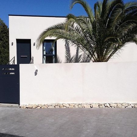 Villa Lynn Fanadix Exteriör bild